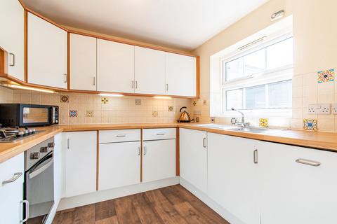 3 bedroom detached house to rent, Farmers Close, East Taphouse, PL14