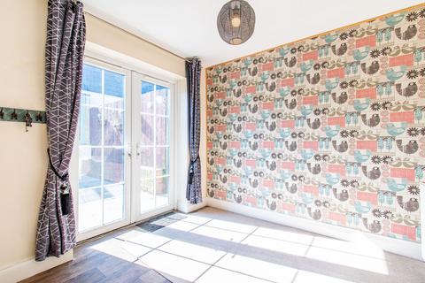 3 bedroom detached house to rent, Farmers Close, East Taphouse, PL14