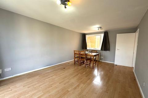 1 bedroom apartment to rent, Felixstowe Court, E16