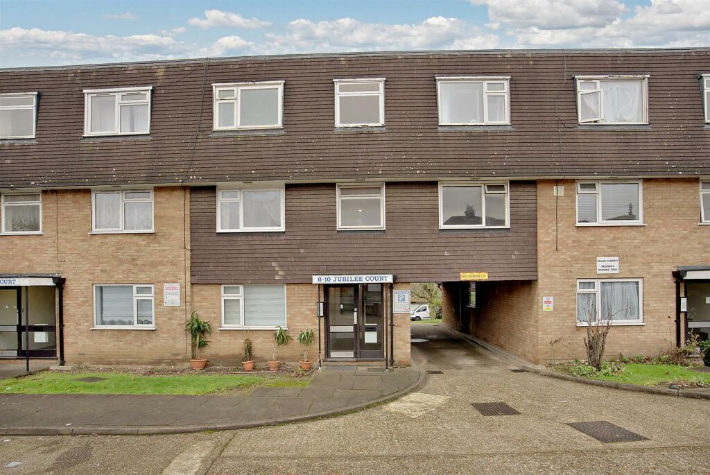 7 % Yield Two bedroom with garage and new lease