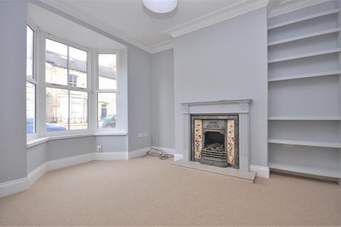 3 bedroom terraced house to rent, Russell Street, Scarcroft Road