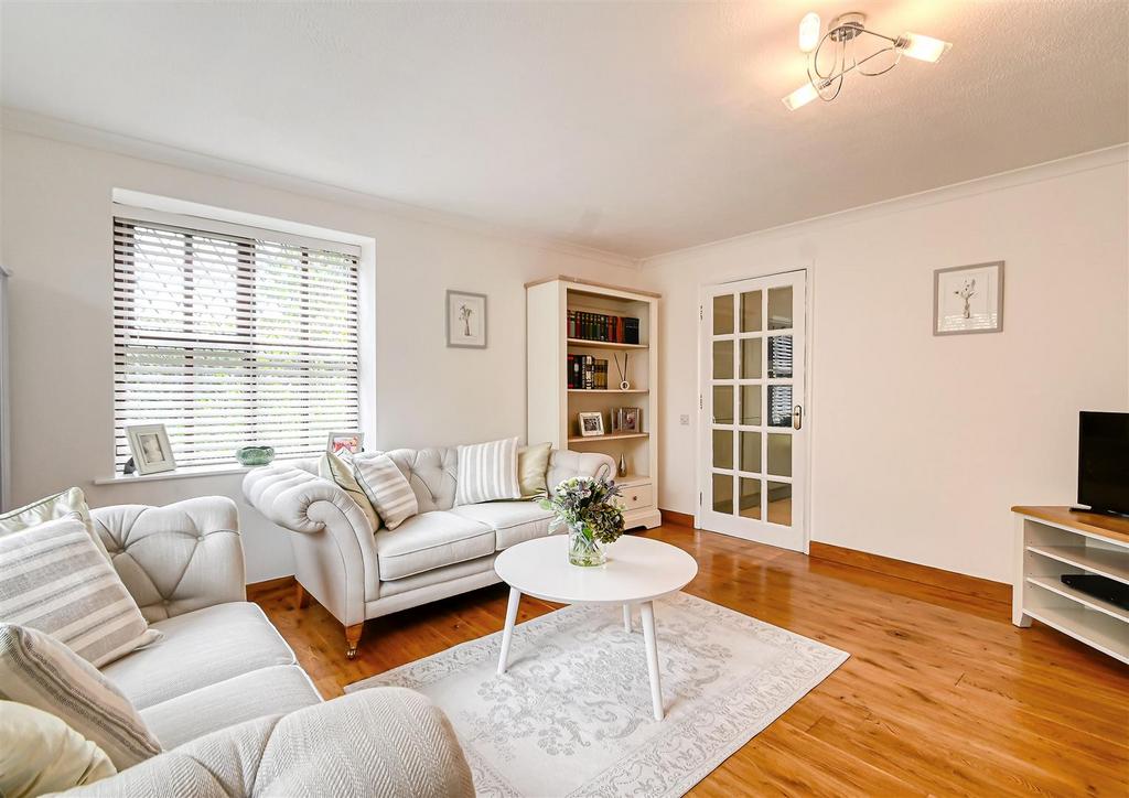 1 Manor House Close-11.jpg