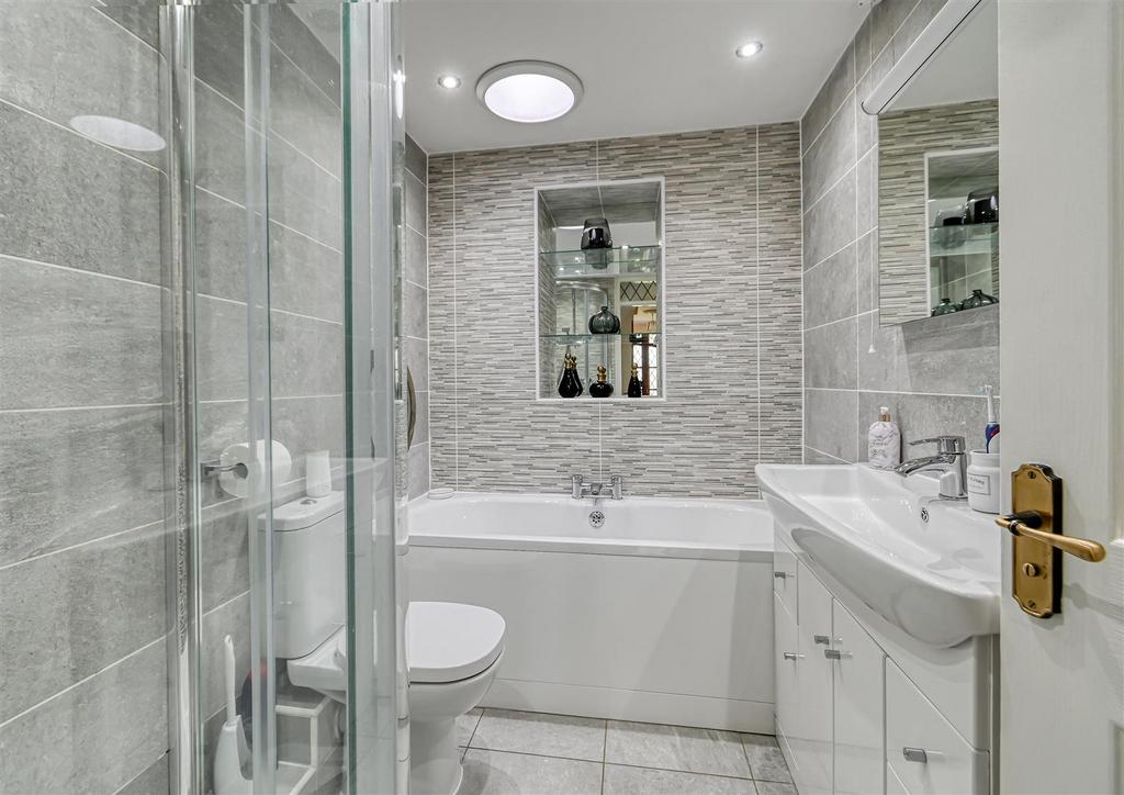 1 Manor House Close-15.jpg