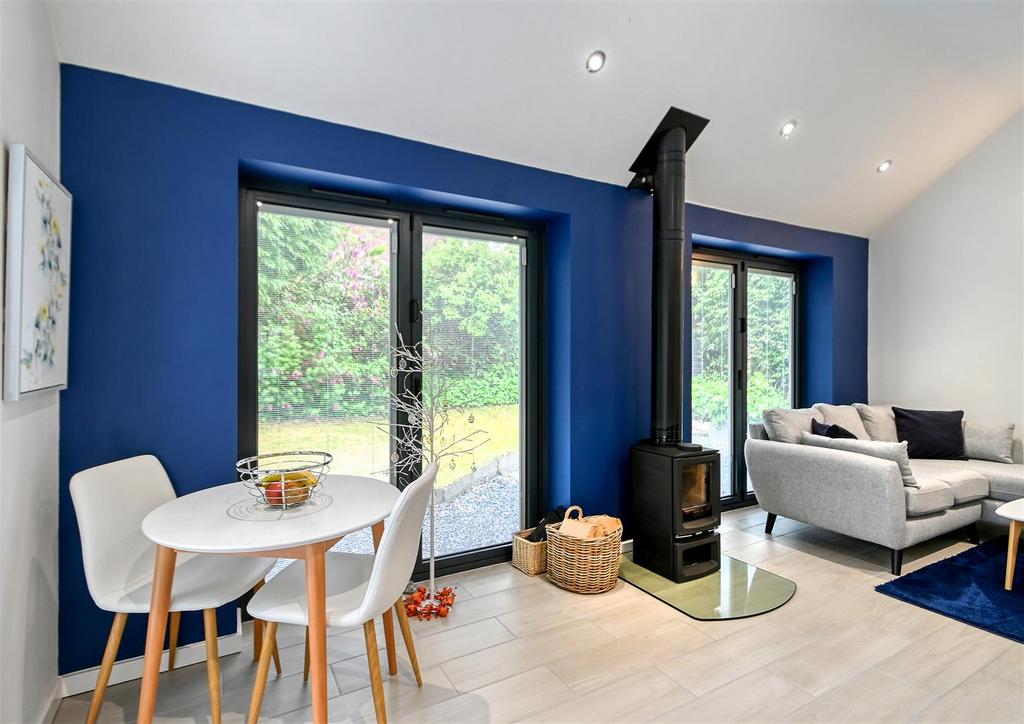 1 Manor House Close-05.jpg