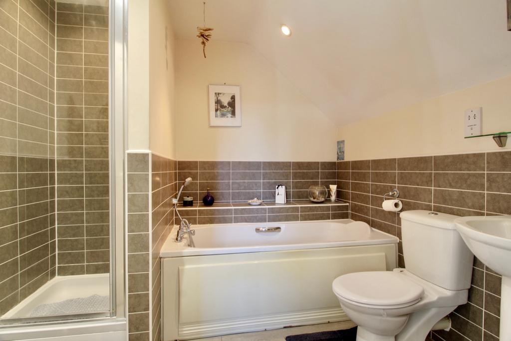 Ensuite to Primary Bedroom
