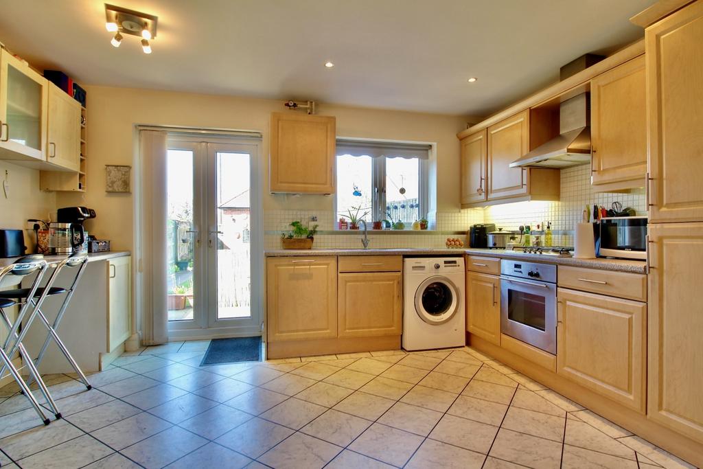 Kitchen Area and Breakfast Bar