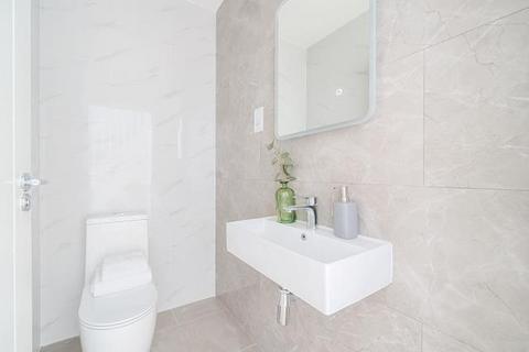 undefined, Champagne Walk,  Finchley,  London,  N3