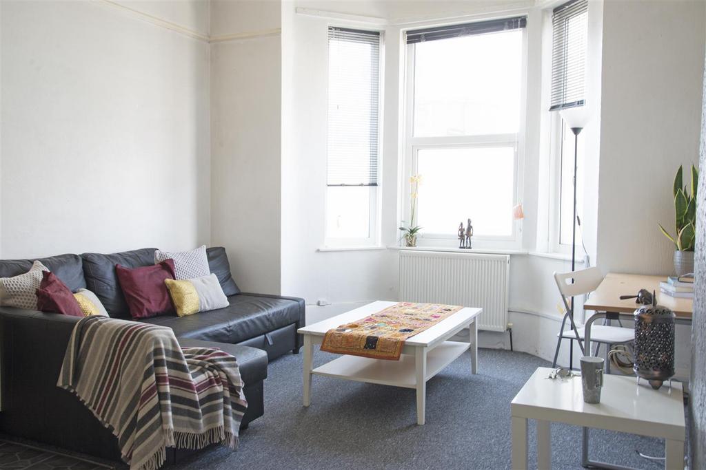 Waverley-grove-2-bed-student-flat-portsmouth (14).