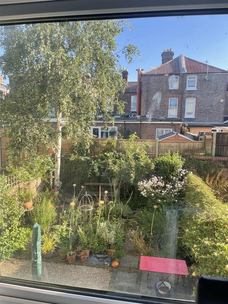 Waverley-grove-2-bed-student-flat-portsmouth (9a).