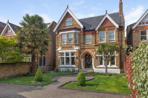4 Aston Road, London, W5 2RL