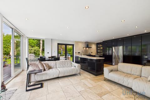 undefined, Linden Close,  Thornton-Cleveleys, FY5