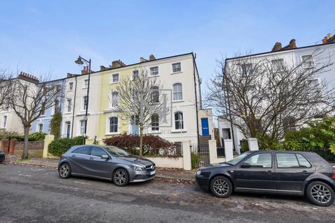 3 bedroom flat to rent, Archway, London, N19