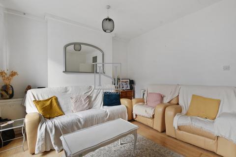 3 bedroom flat to rent, Archway, London, N19