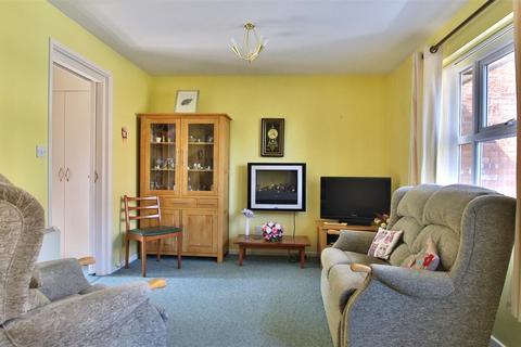 2 bedroom bungalow for sale, Shephard Mead, Tewkesbury