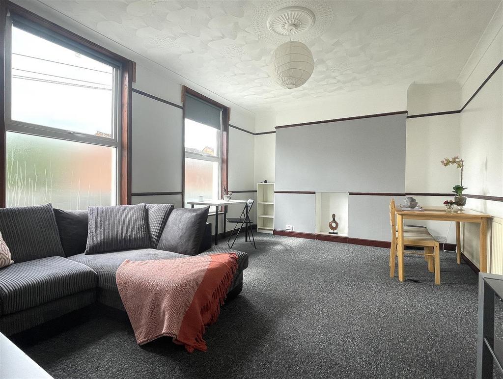 1-bed-student-flat-cottage-grove-portsmouth (32).j