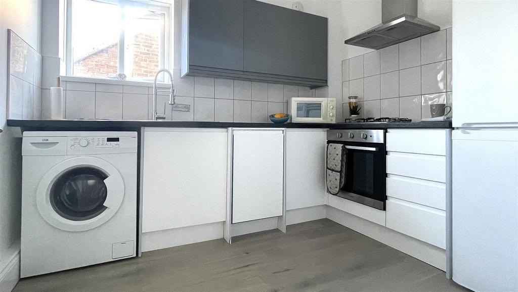 1-bedroom-student-flat-cottage-grove-kitchen (15).