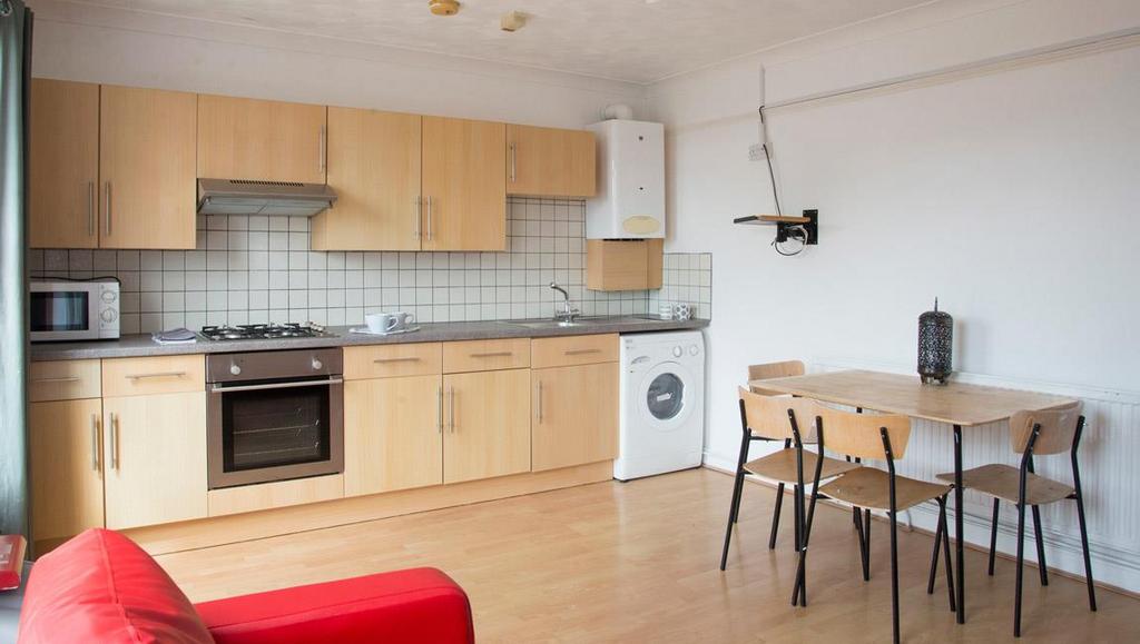 Cottage-grove-2-bed-student-flat-living-room-1.jpg