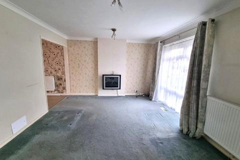3 bedroom semi-detached house for sale, Chatsworth Crescent, Ipswich, IP2