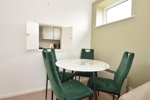 2 bedroom ground floor flat for sale, CENTRAL RYDE