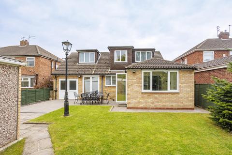 2 bedroom detached bungalow for sale, Howard Drive, York