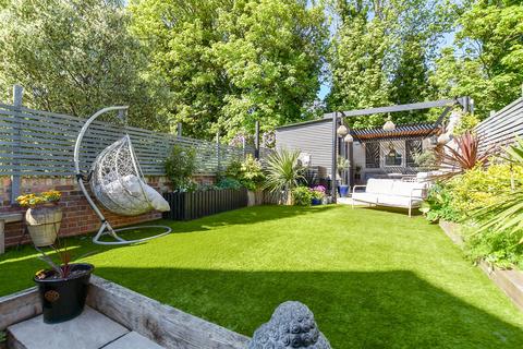 4 bedroom terraced house for sale, Connaught Road, Margate, Kent
