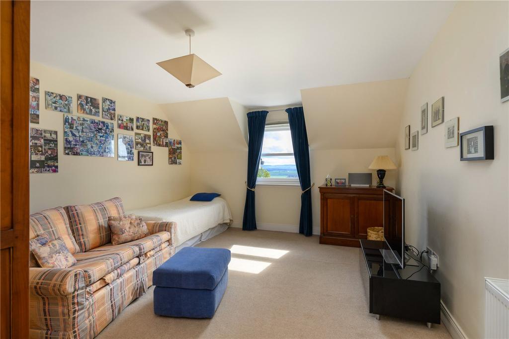 Bedroom 3 / Tv Room
