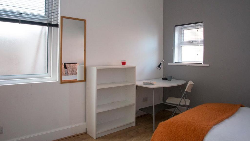 Portsmouth-2-bed-student-flat-rental-st-andrews-ro