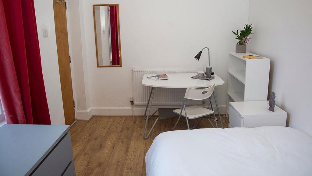 Portsmouth-2-bed-student-flat-rental-st-andrews-ro