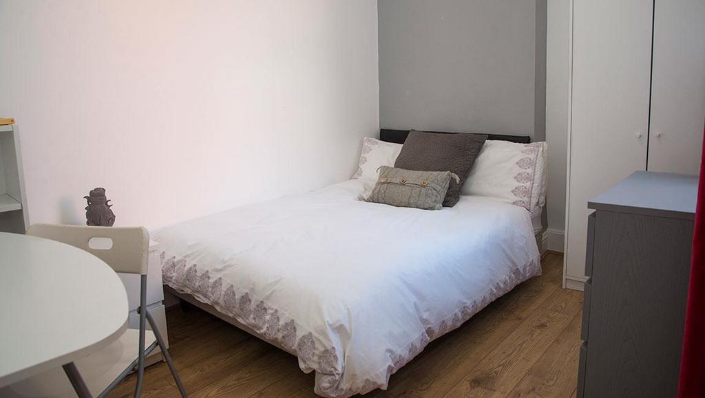 Portsmouth-2-bed-student-flat-rental-st-andrews-ro