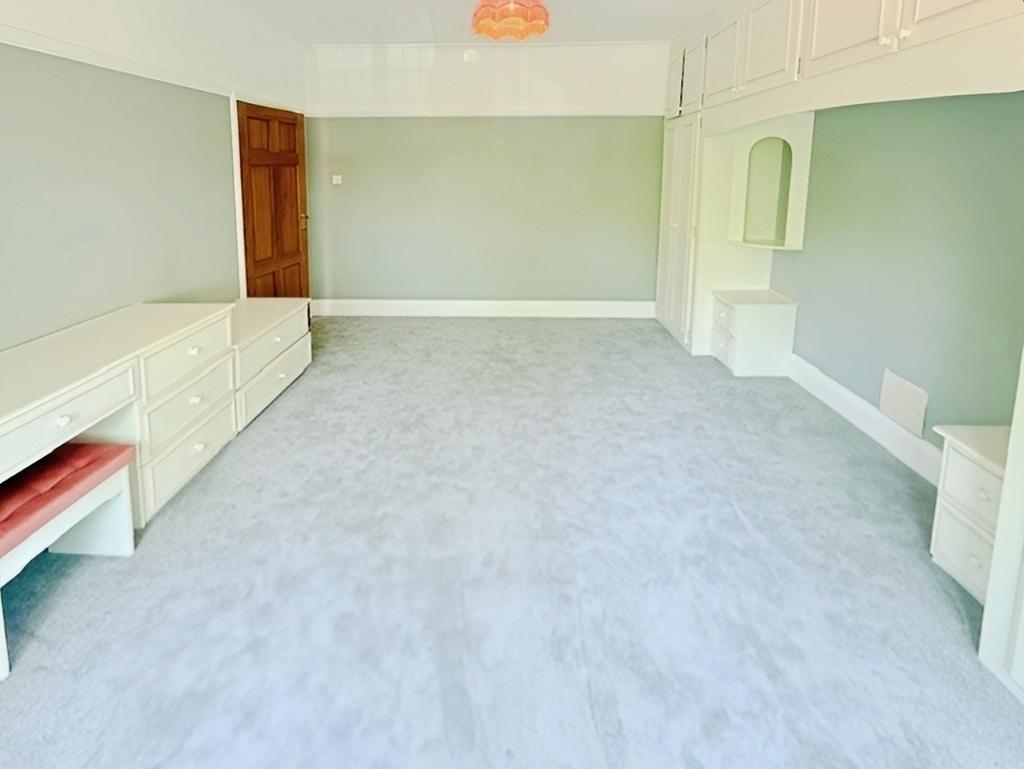 Pbox-bedroom-268429.jpg