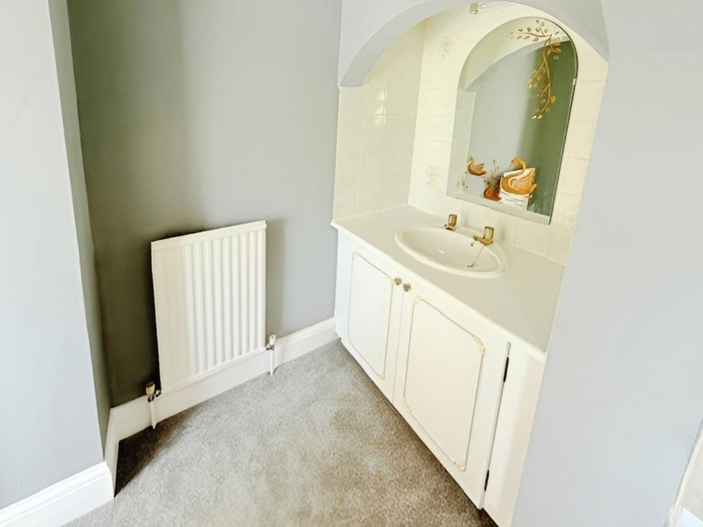 Pbox-bathroom-268429.jpg