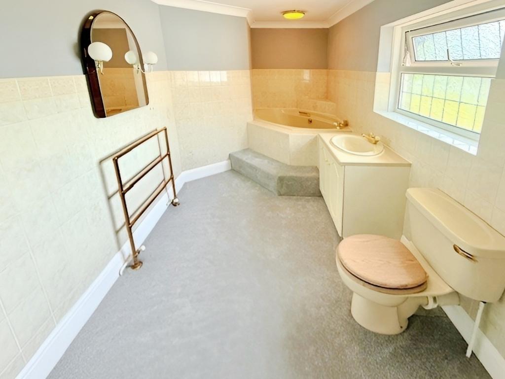 Pbox-bathroom-268429.jpg