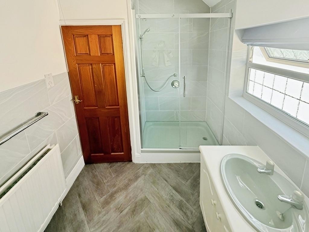 Pbox-bathroom-268429.jpg