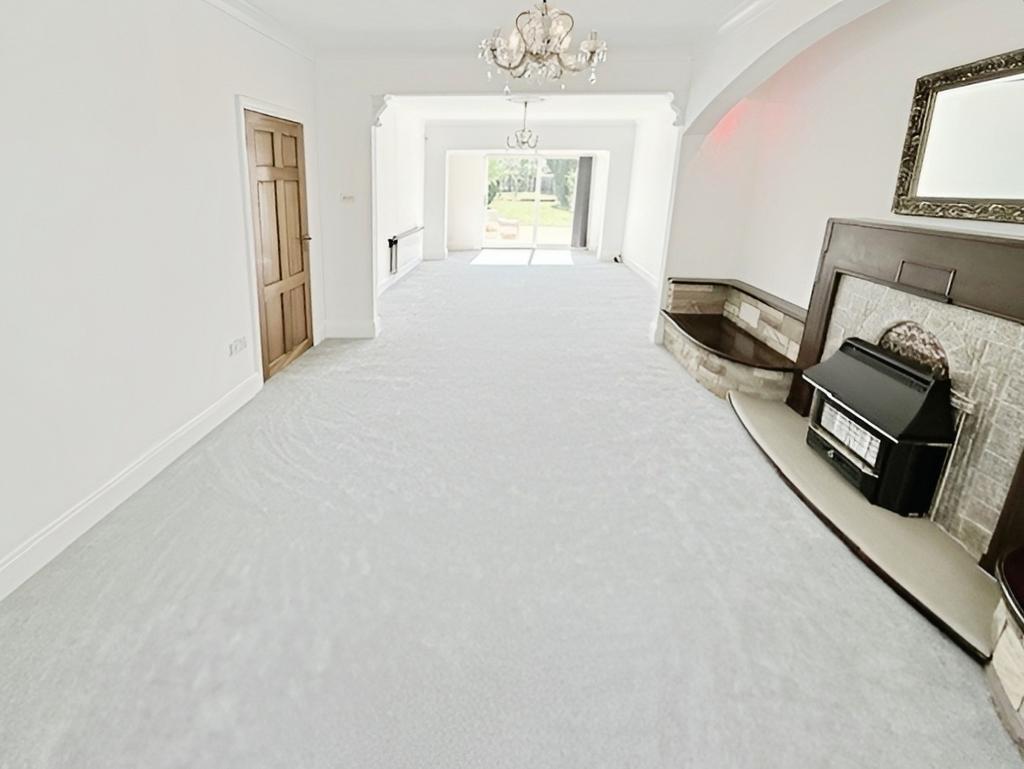 Pbox-living room-268429.jpg