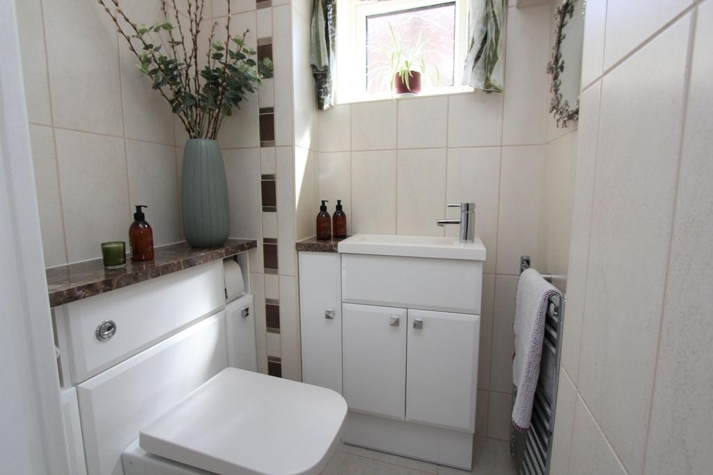Cloakroom/WC