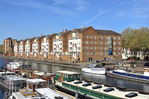 2 bedroom apartment for sale, Finland Street, Surrey Docks, SE16