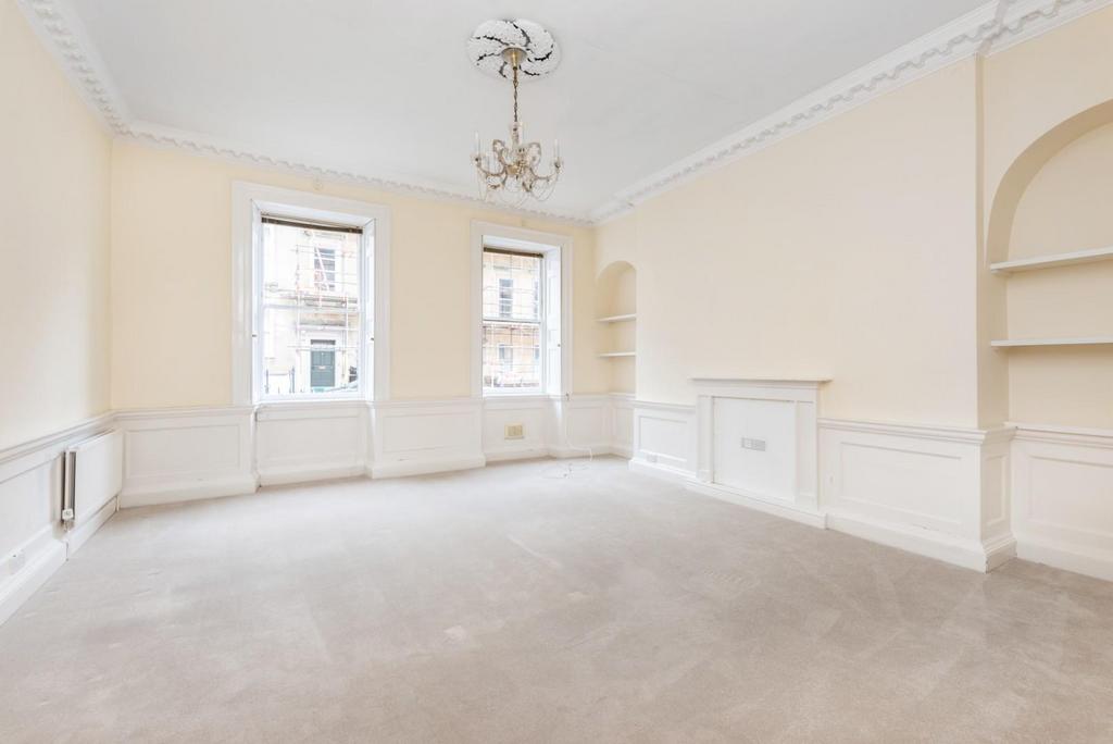 Flat, 3 Russell Street, Bath BA1 2 GF-3.jpg