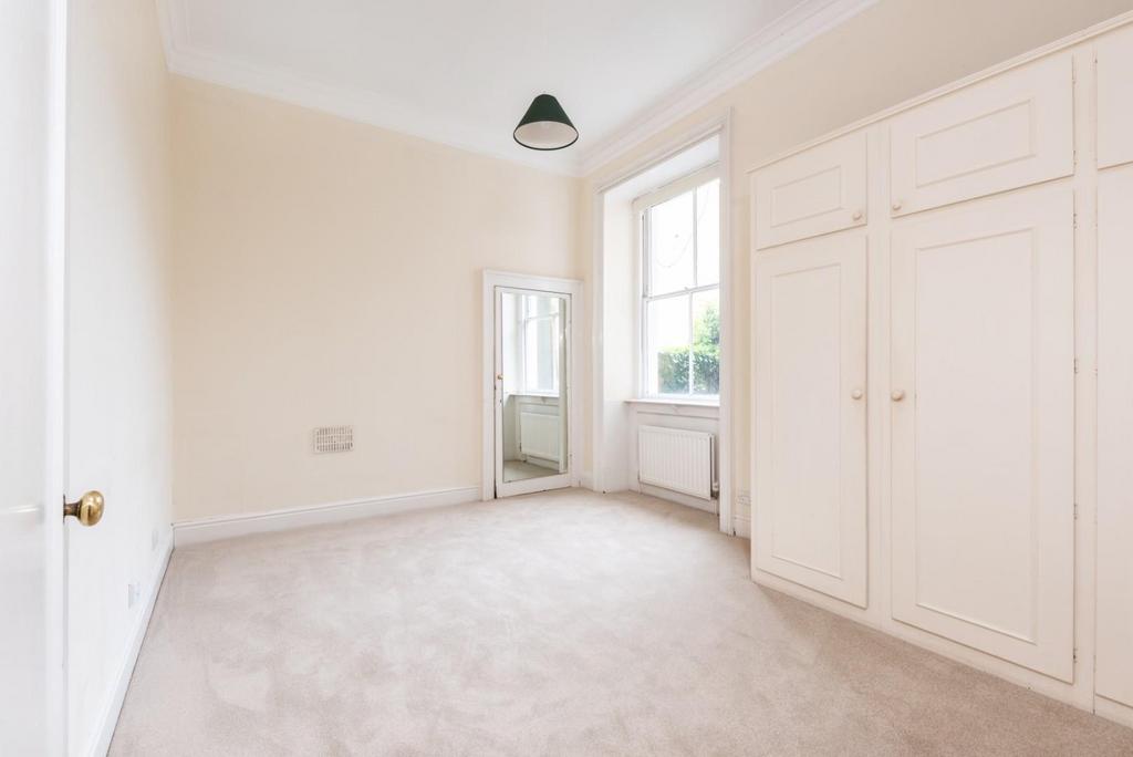 Flat, 3 Russell Street, Bath BA1 2 GF-6.jpg