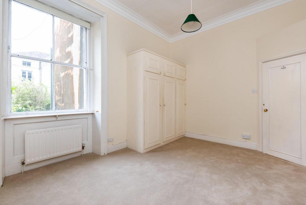 Flat, 3 Russell Street, Bath BA1 2 GF-7.jpg