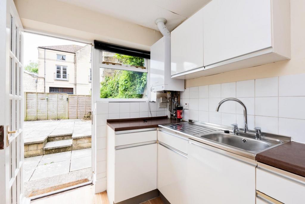 Flat, 3 Russell Street, Bath BA1 2 GF-12.jpg