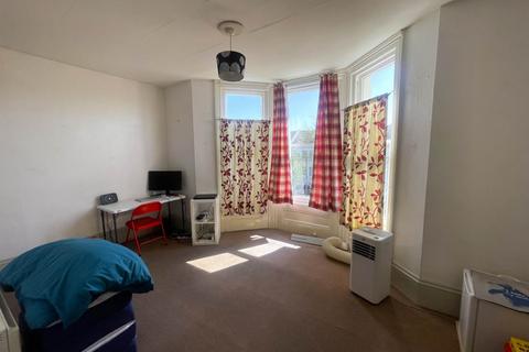 Studio to rent, St Aubyns, Hove, East Sussex