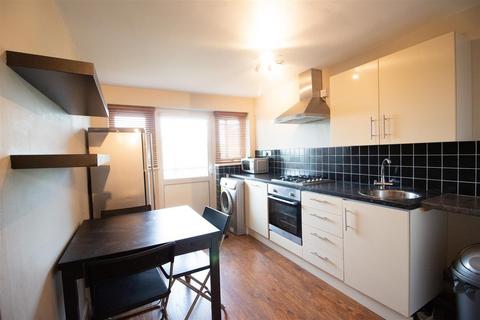 2 bedroom flat to rent, Bramwell Court, Gosforth, Newcatle Upon Tyne