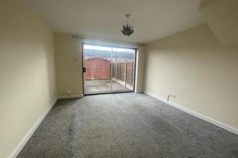 2 bedroom end of terrace house to rent, St Pauls Mews, Rugeley WS15 2WE