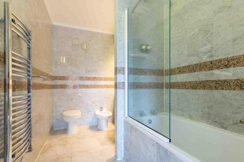 3 bedroom apartment to rent, Abbey Road, London NW8