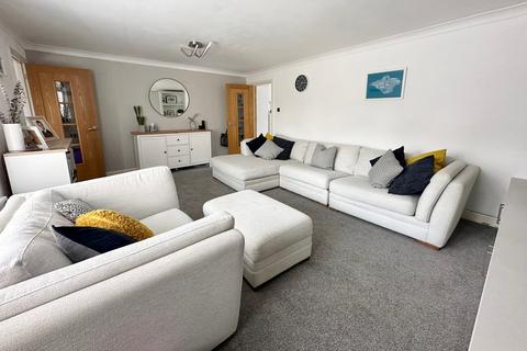 27 Clearsprings, Lightwater, GU18 5YL