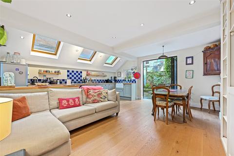72 Oaklands Grove, London, W12 0JB
