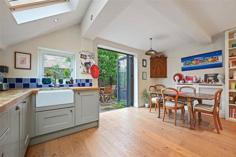 72 Oaklands Grove, London, W12 0JB