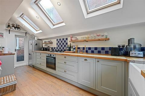 72 Oaklands Grove, London, W12 0JB