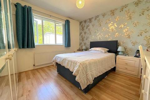 42 Claregate, Northampton, NN4 0QZ
