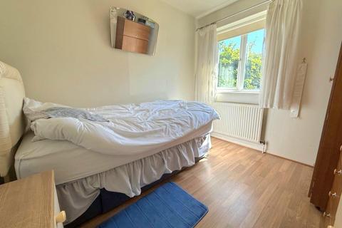 42 Claregate, Northampton, NN4 0QZ
